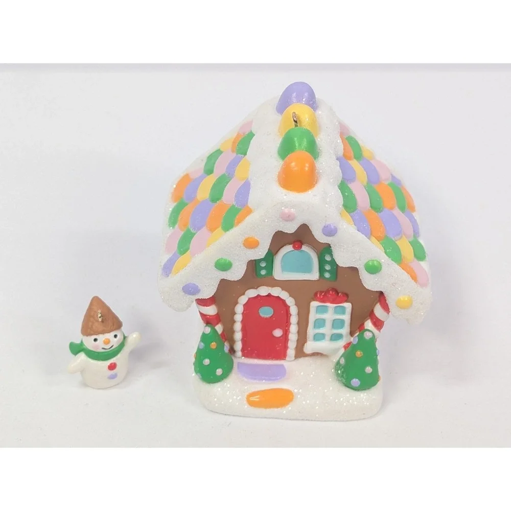 Hallmark 'Gingerbread‎ Surprise' 2020 Member Exclusive Ornament